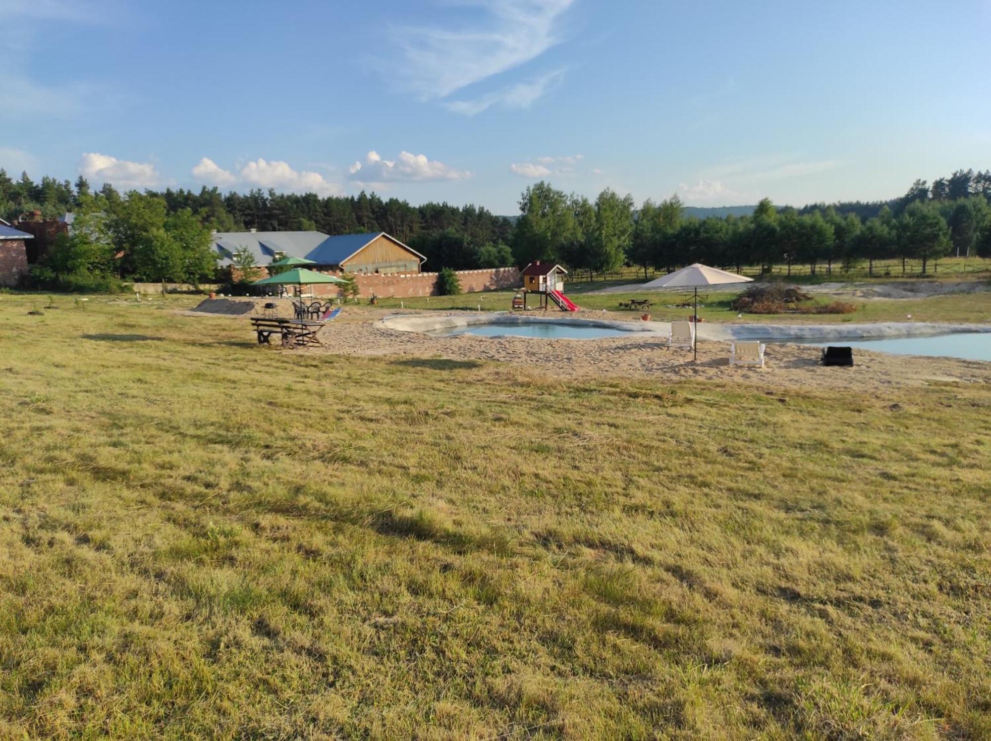 Stadnina Koni Tarka Zwierzyniec Kültér fotó